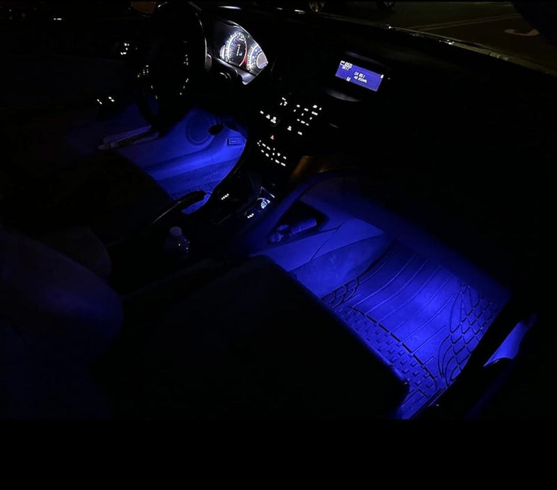 Reposapiés iluminado en azul de noche